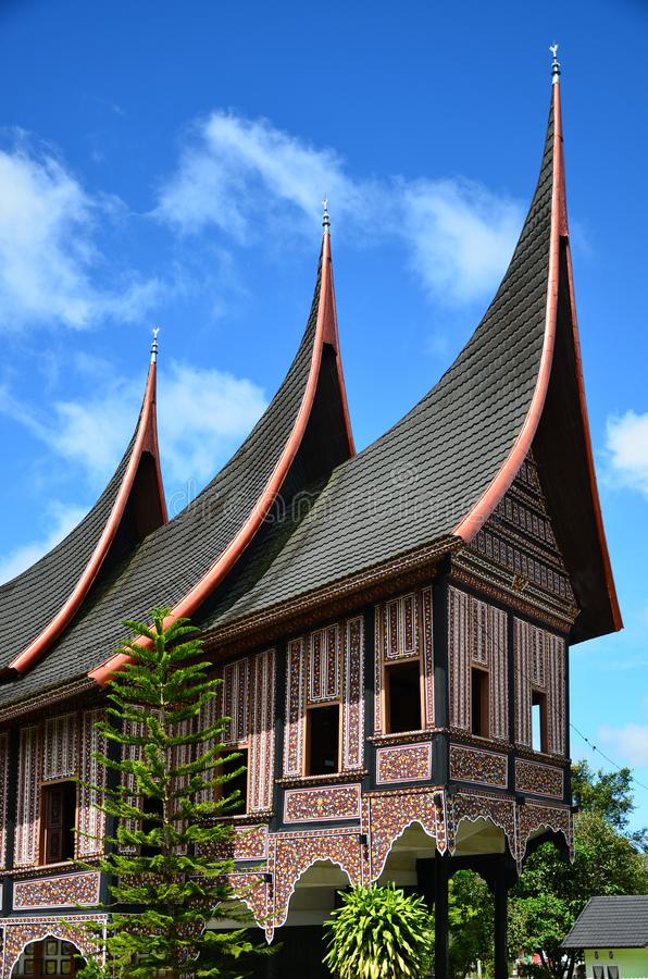 Detail Foto Rumah Gadang Minangkabau Nomer 6