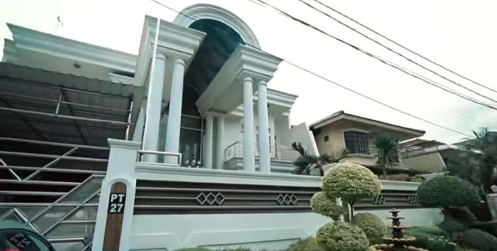 Detail Foto Rumah Inul Daratista Nomer 14