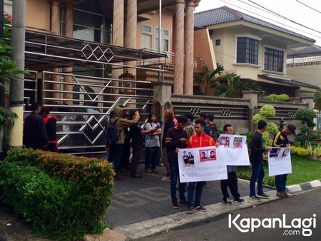 Detail Foto Rumah Inul Daratista Nomer 27