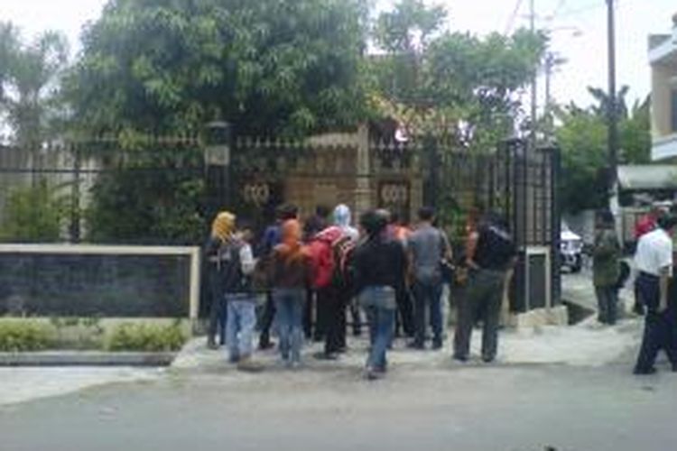 Detail Foto Rumah Jokowi Nomer 40