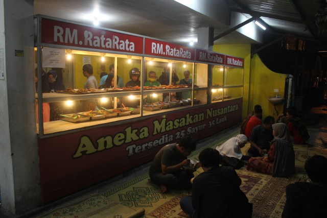 Detail Foto Rumah Makan Nomer 11