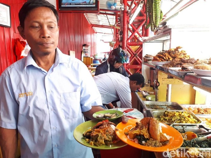 Detail Foto Rumah Makan Padang Nomer 19