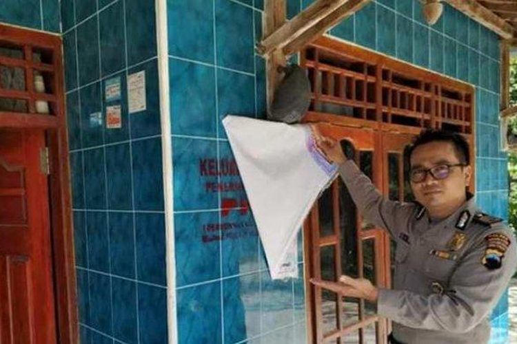 Detail Foto Rumah Miskin Nomer 26