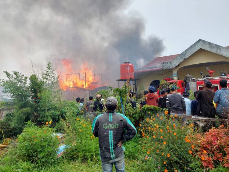 Detail Foto Rumah Terbakar Nomer 24