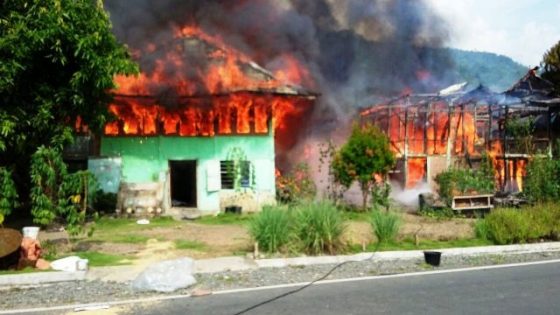 Detail Foto Rumah Terbakar Nomer 35