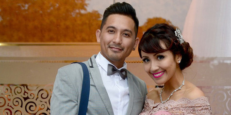 Detail Foto Ryan Delon Dan Istrinya Nomer 11