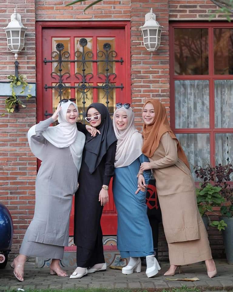 Detail Foto Sahabat Ber 4 Berhijab Nomer 41