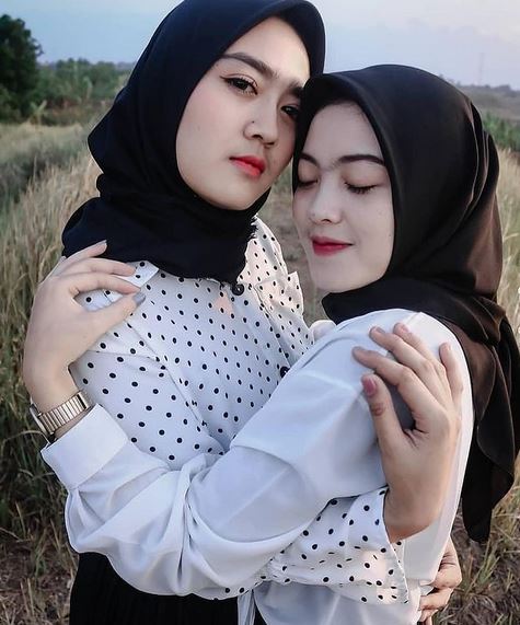 Detail Foto Sahabat Ber 5 Berhijab Nomer 48