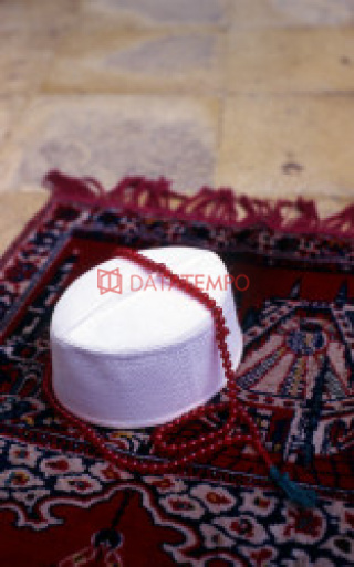 Detail Foto Sajadah Dan Tasbih Nomer 25