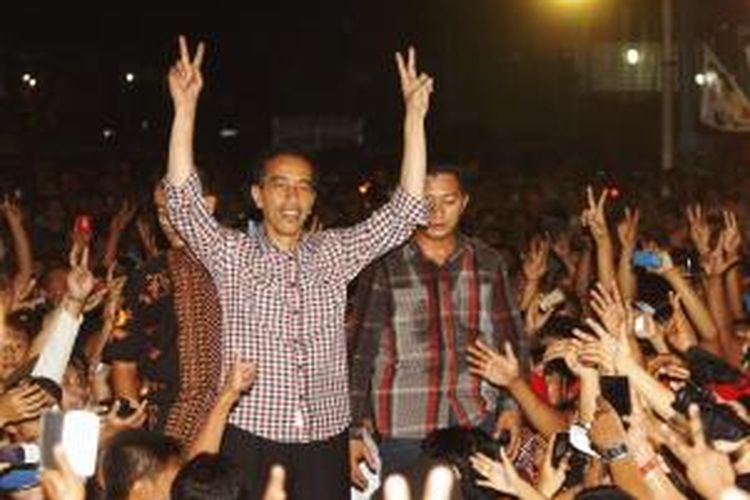 Detail Foto Salam Dua Jari Nomer 48