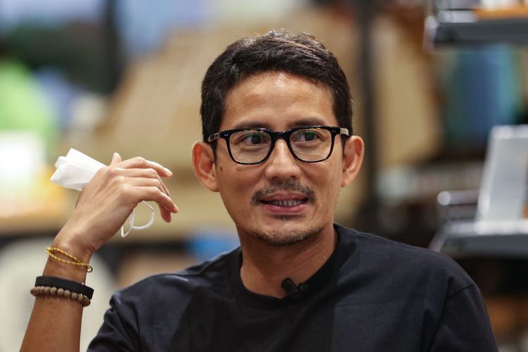 Detail Foto Sandiaga Uno Nomer 17