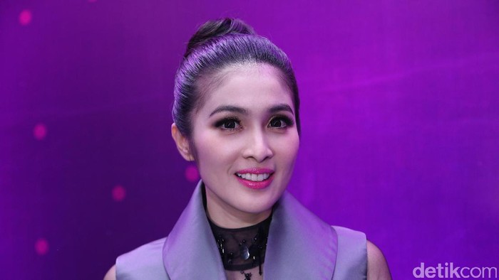 Detail Foto Sandra Dewi Cantik Nomer 24