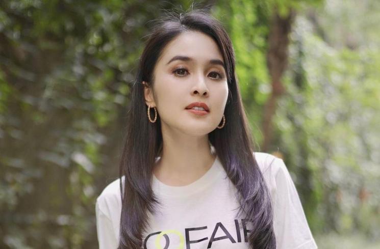 Detail Foto Sandra Dewi Cantik Nomer 43