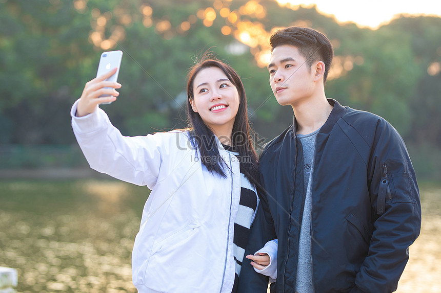 Detail Foto Selfie Pasangan Romantis Nomer 3