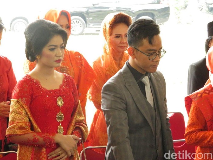 Detail Foto Selvi Menantu Jokowi Nomer 48