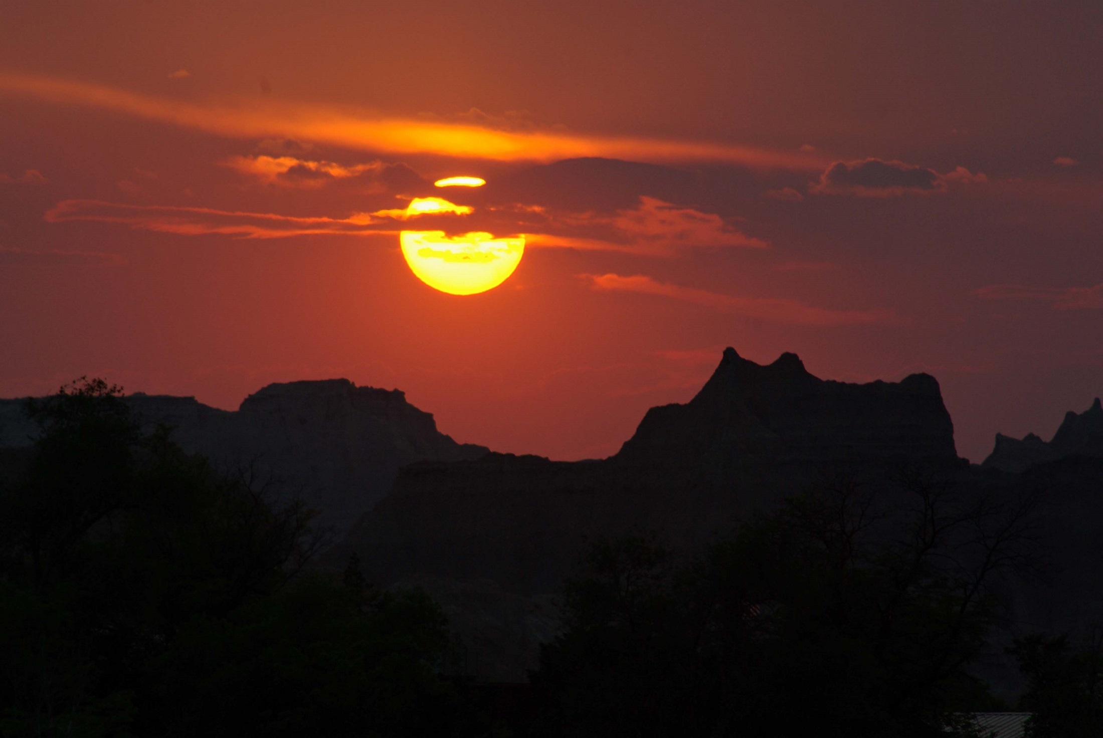 Detail Foto Senja Di Gunung Nomer 4