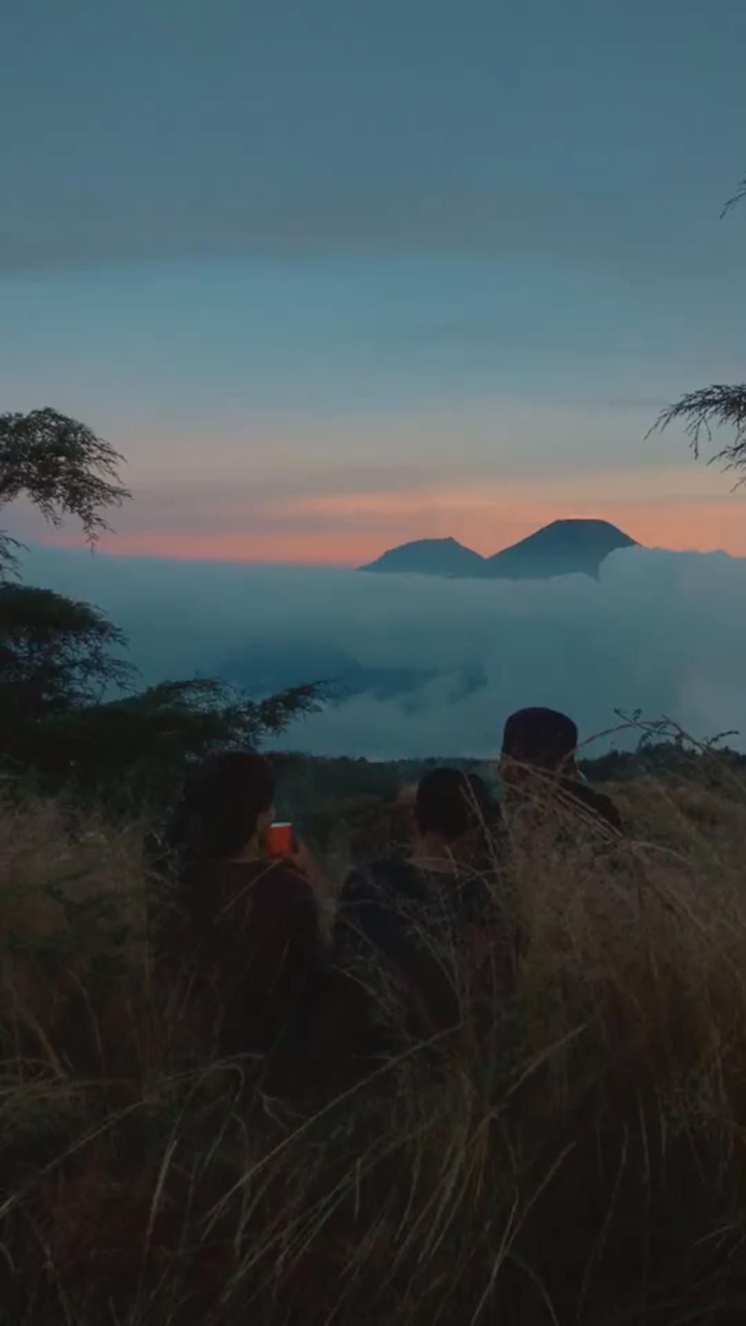 Detail Foto Senja Di Gunung Nomer 5