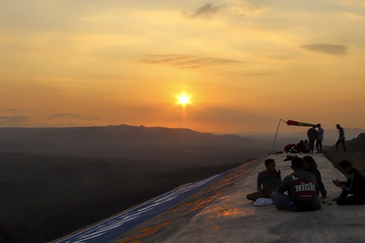 Detail Foto Senja Di Gunung Nomer 48