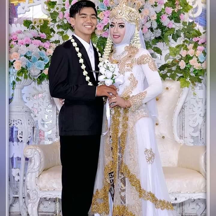 Detail Foto Sepasang Pengantin Nomer 19