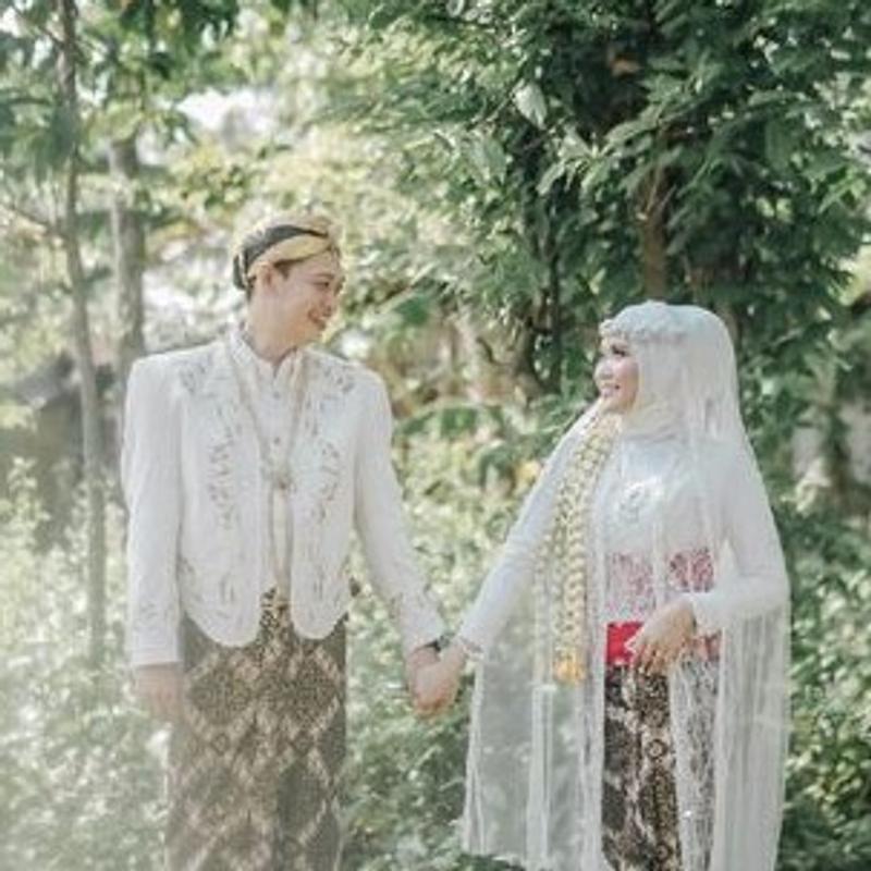 Detail Foto Sepasang Pengantin Nomer 3