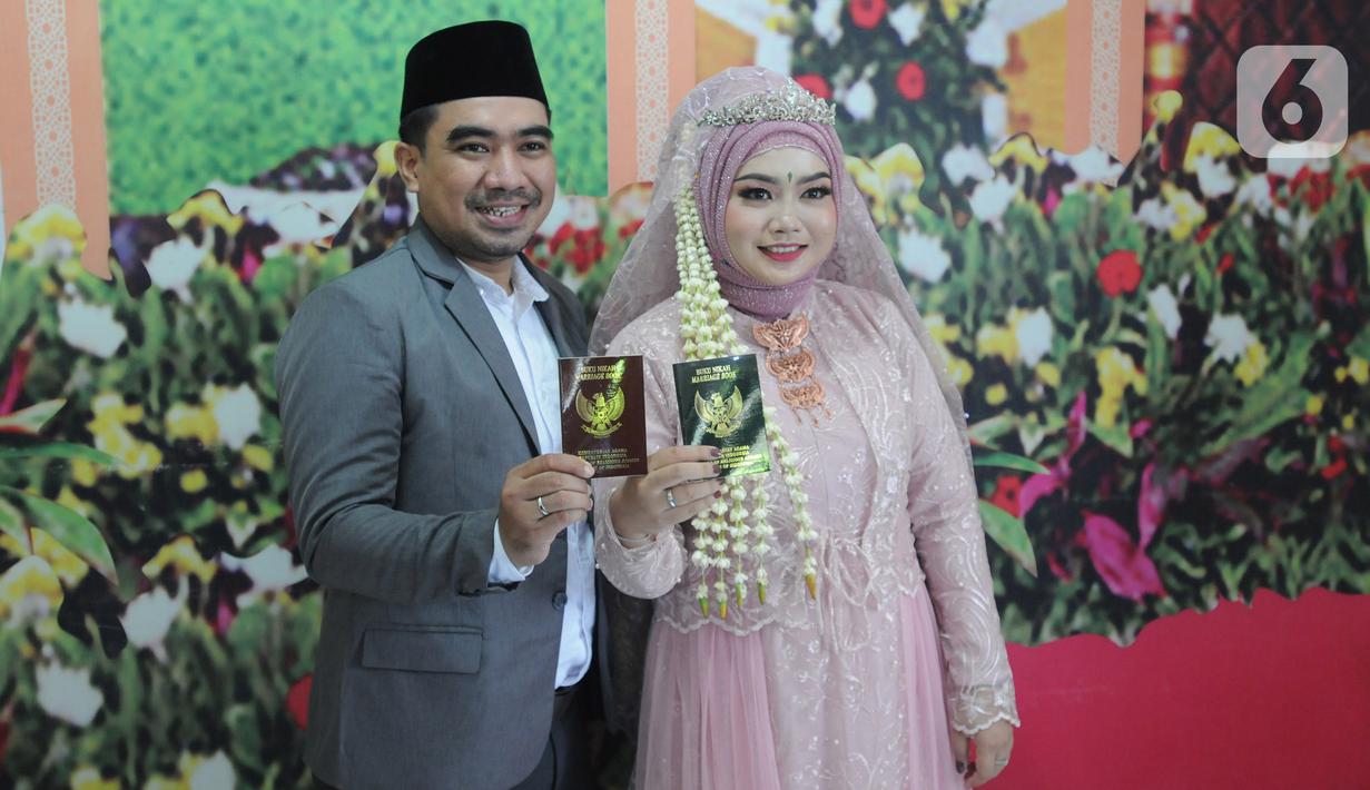 Detail Foto Sepasang Pengantin Nomer 26