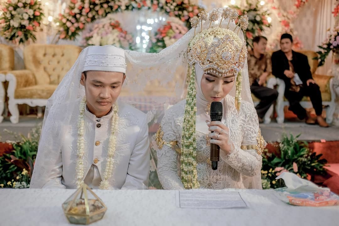 Detail Foto Sepasang Pengantin Nomer 27