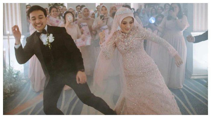 Detail Foto Sepasang Pengantin Nomer 35