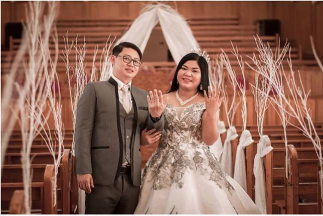 Detail Foto Sepasang Pengantin Nomer 48