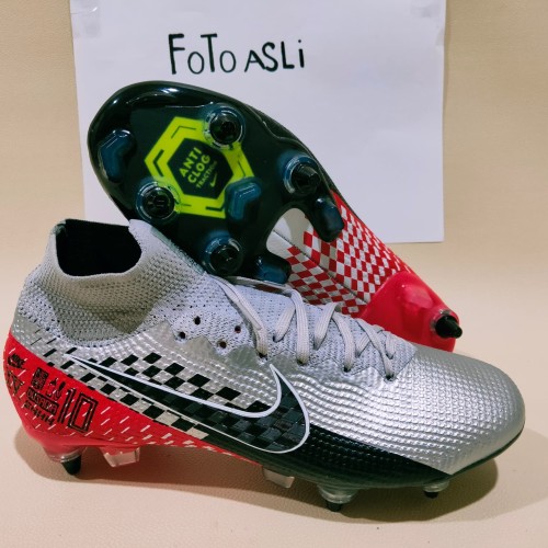 Detail Foto Sepatu Bola Nomer 28