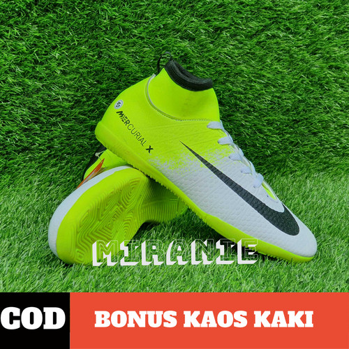 Detail Foto Sepatu Futsal Nike Terbaru Nomer 21