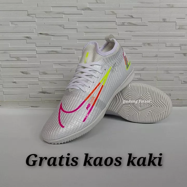 Detail Foto Sepatu Futsal Nike Terbaru Nomer 25