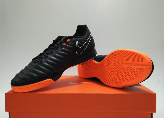 Detail Foto Sepatu Futsal Nike Terbaru Nomer 43