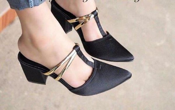 Detail Foto Sepatu Hak Tinggi Nomer 24