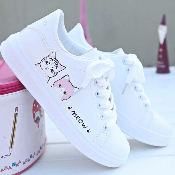 Foto Sepatu Sneakers Wanita - KibrisPDR