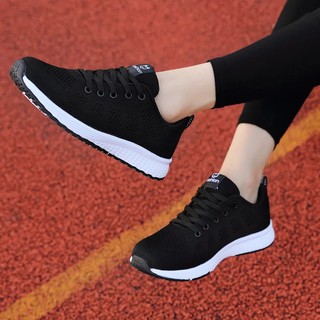 Detail Foto Sepatu Sneakers Wanita Nomer 34