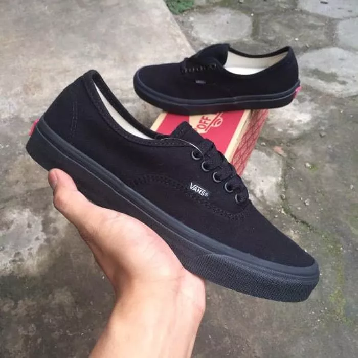 Detail Foto Sepatu Vans Hitam Polos Nomer 13