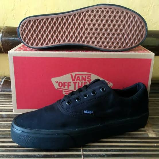 Detail Foto Sepatu Vans Hitam Polos Nomer 28