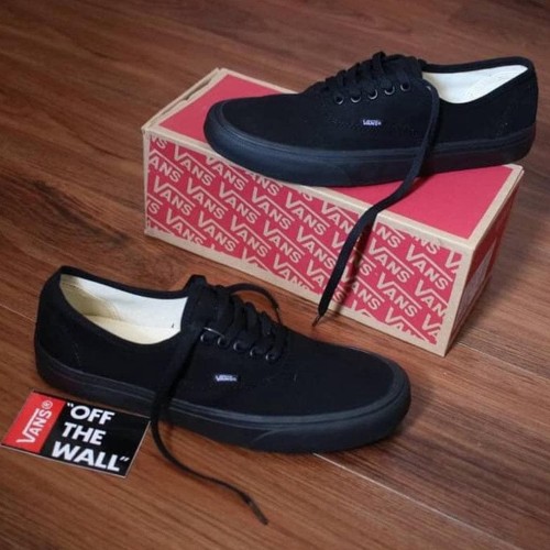 Detail Foto Sepatu Vans Hitam Polos Nomer 5