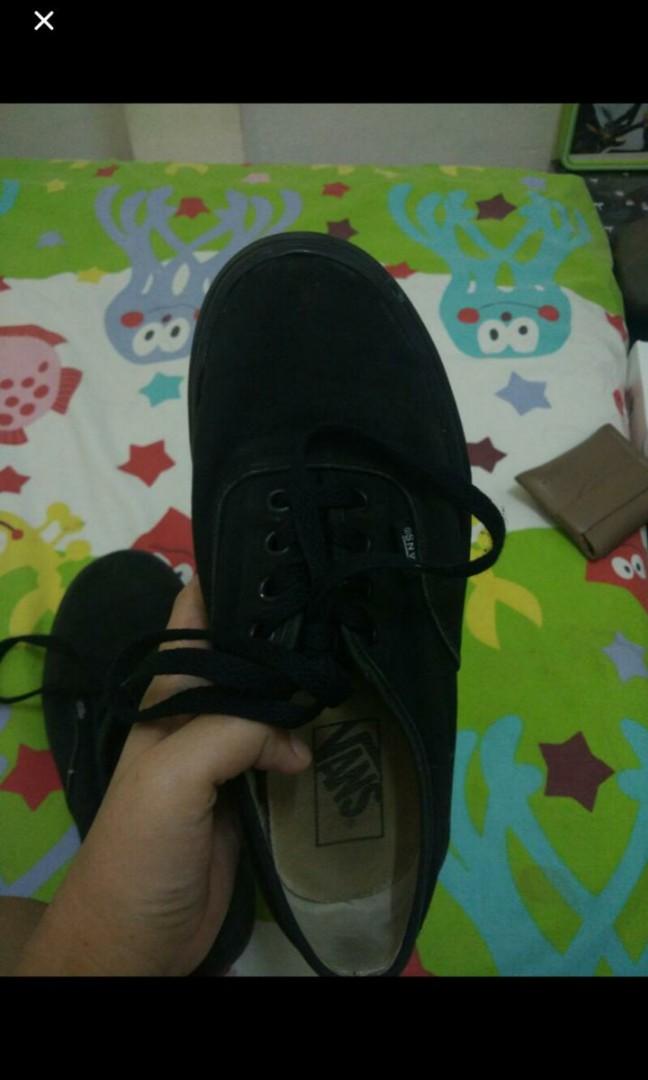 Detail Foto Sepatu Vans Hitam Polos Nomer 39