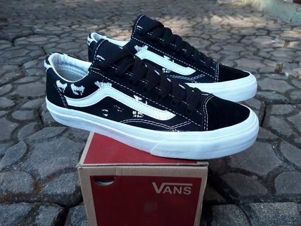 Detail Foto Sepatu Vans Keren Nomer 14