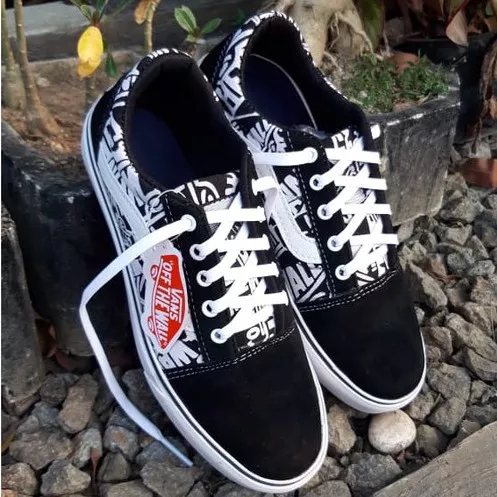 Detail Foto Sepatu Vans Keren Nomer 21