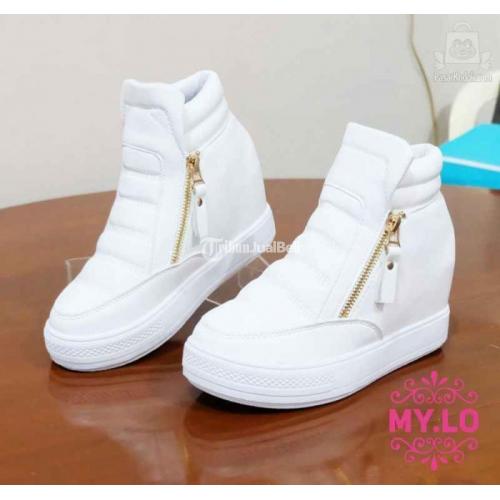 Detail Foto Sepatu Wedges Sneakers Nomer 44