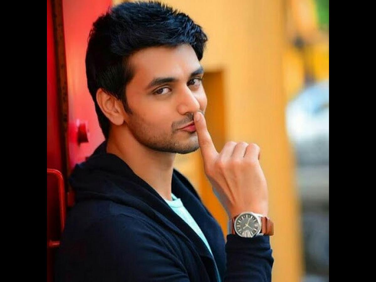 Detail Foto Shakti Arora Nomer 4