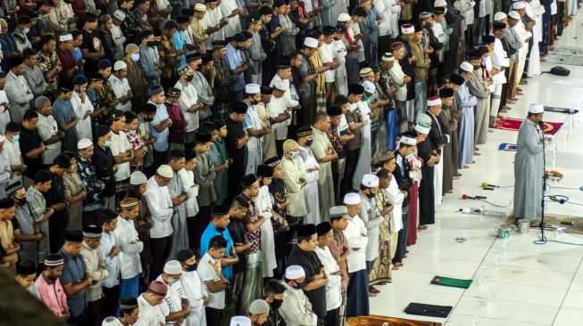 Detail Foto Shalat Tarawih Nomer 2