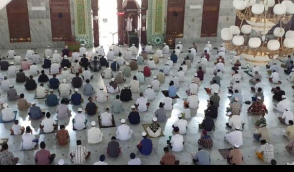 Detail Foto Shalat Tarawih Nomer 34