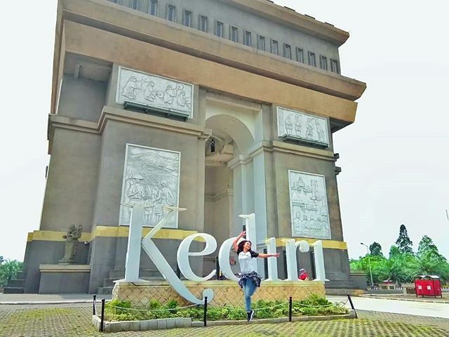 Detail Foto Simpang Lima Kediri Nomer 6