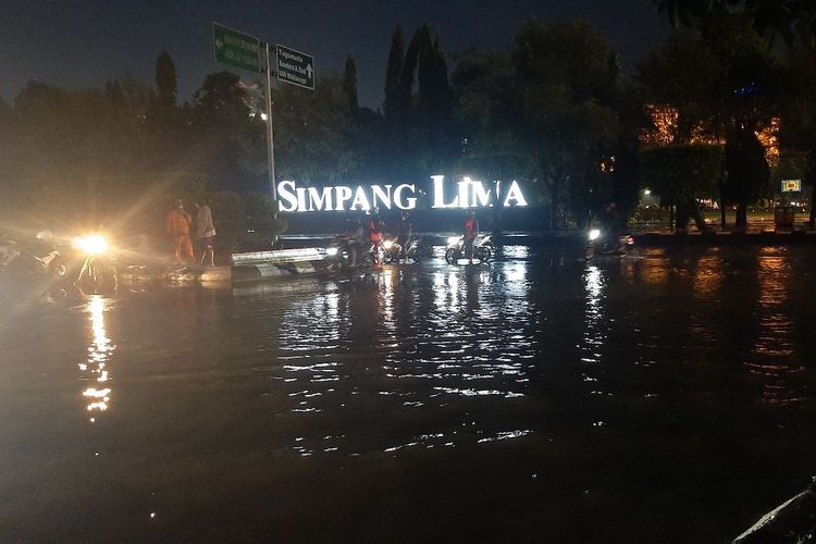 Detail Foto Simpang Lima Semarang Nomer 31