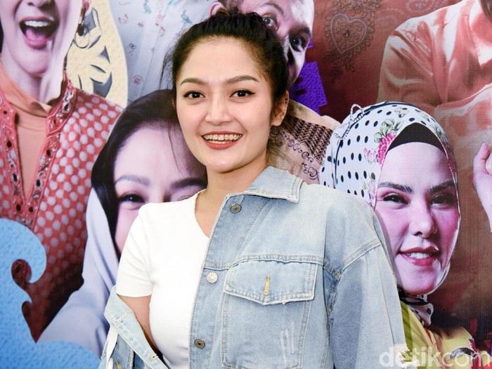 Detail Foto Siti Badriah Nomer 32