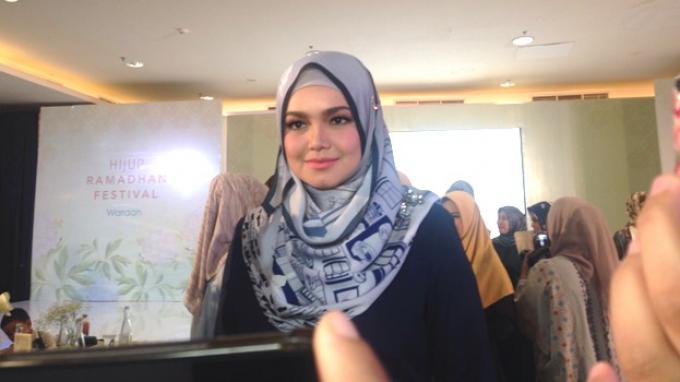 Detail Foto Siti Nurhaliza Berhijab Nomer 2