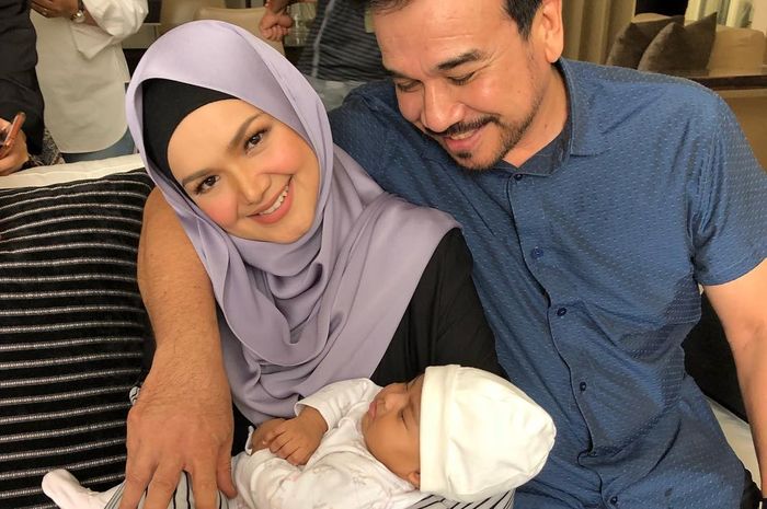 Detail Foto Siti Nurhaliza Dan Keluarga Nomer 12